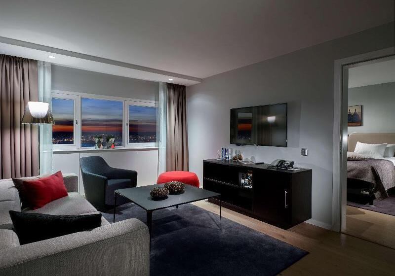 Полулюкс, Gothia Towers & Upper House