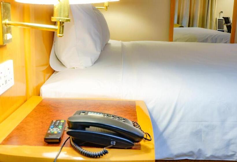 اتاق استاندارد با تخت بزرگ, Holiday Inn Harare, An Ihg