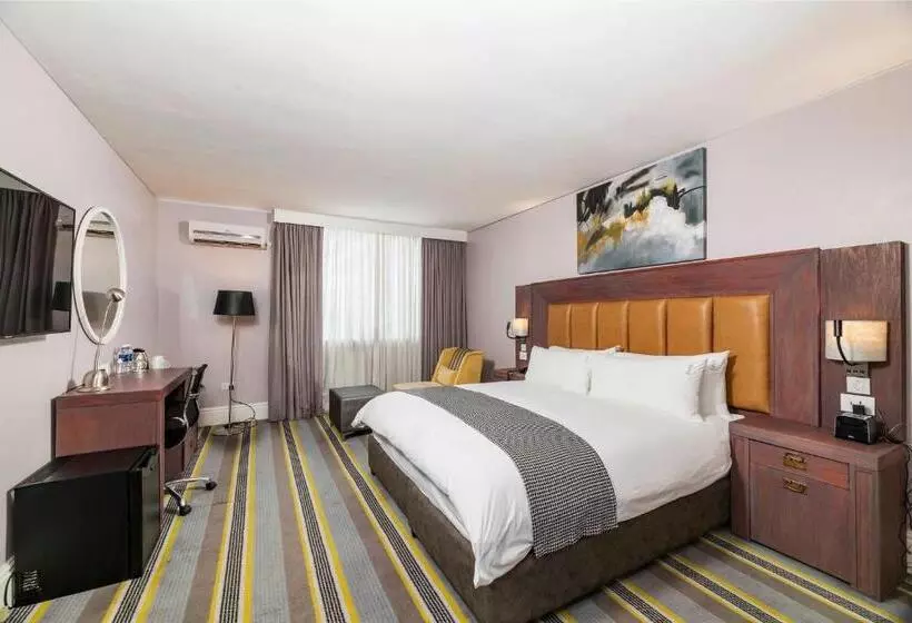 اتاق اجرایی با تخت بزرگ, Holiday Inn Mutare, An Ihg