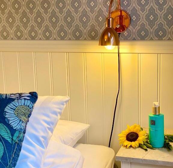 スタンダードルーム, L St Clemens