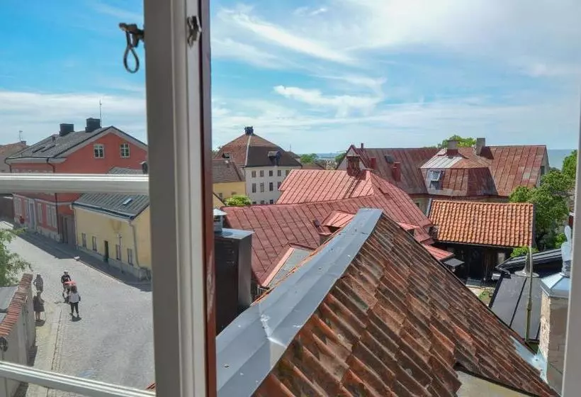 سوییت, L St Clemens