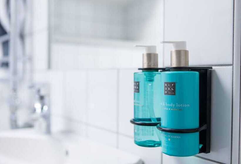 スタンダードルーム, L St Clemens