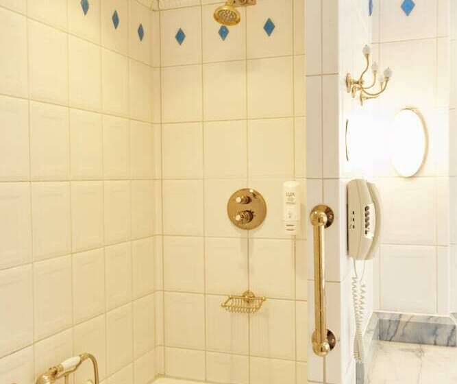 חדר בסיסי, Mj's