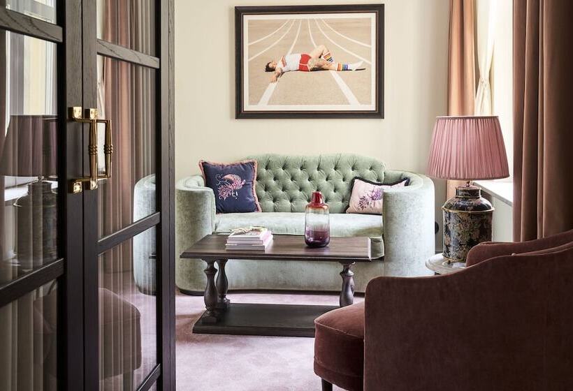 חדר סטנדרט, Mj's