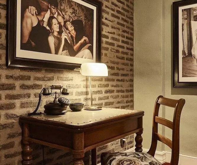 Quarto Basic, Mj's
