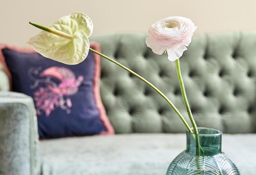 חדר סטנדרט, Mj's