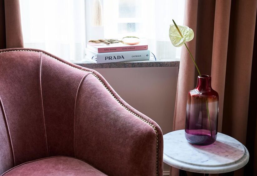 חדר סטנדרט, Mj's