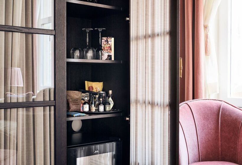 חדר סטנדרט, Mj's