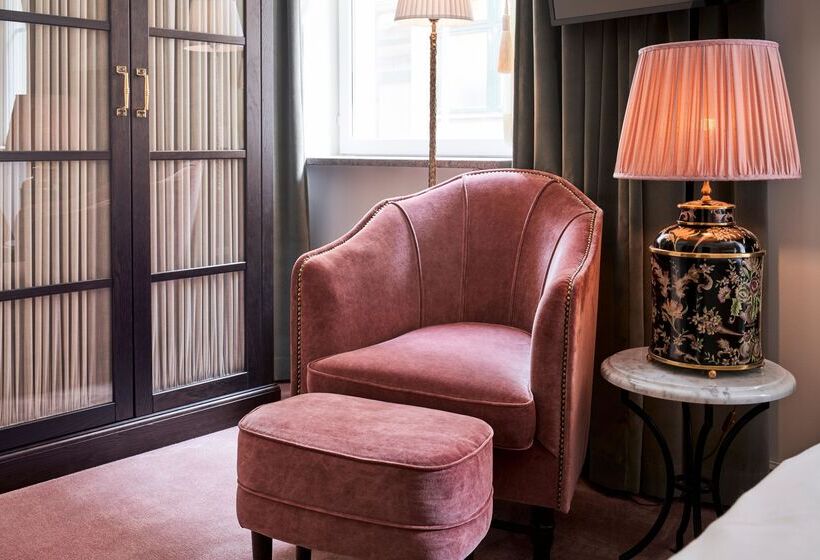 חדר בסיסי, Mj's