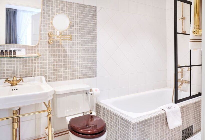 חדר סטנדרט, Mj's