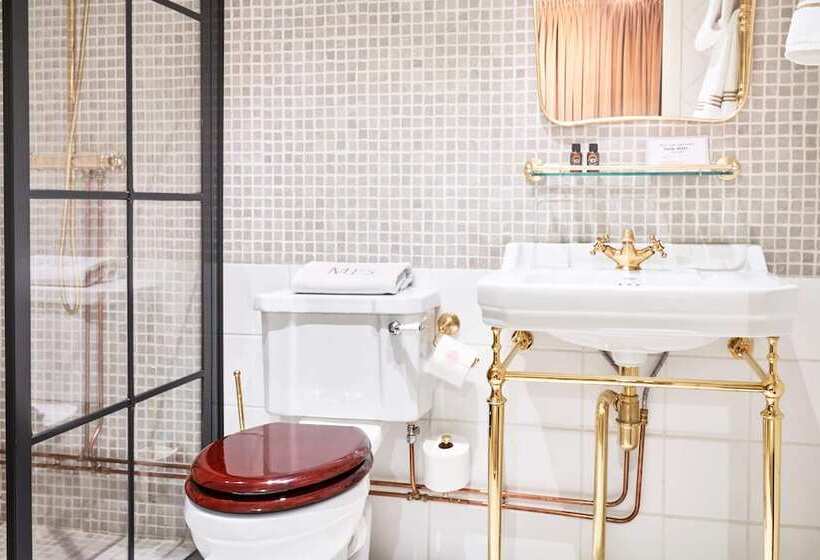 חדר סטנדרט, Mj's