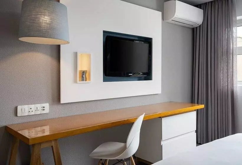 ダブルベッドスタンダードルーム, Protea Hotel By Marriott Cape Town Sea Point