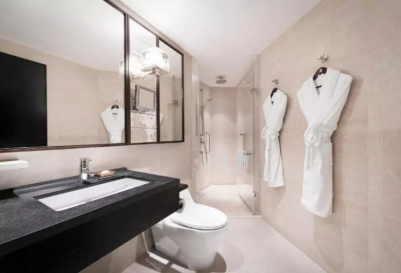 اتاق لوکس با تخت بزرگ, Shangri La Singapore