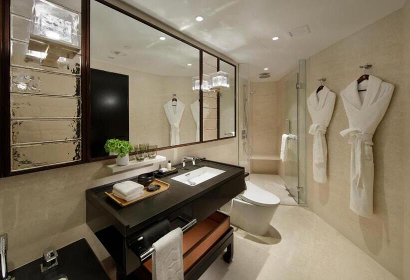 اتاق خانواده دولوکس با تخت‌خواب دو نفره‌ی کینگ‌سایز, Shangri La Singapore