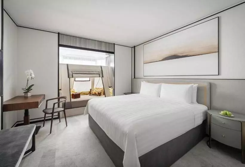 اتاق خانواده دولوکس با تخت‌خواب دو نفره‌ی کینگ‌سایز, Shangri La Singapore