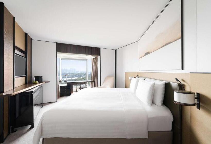 اتاق لوکس با تخت بزرگ, Shangri La Singapore