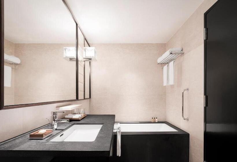 اتاق لوکس با تخت بزرگ, Shangri La Singapore