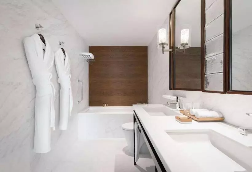سوییت جونیور کلاب, Shangri La Singapore
