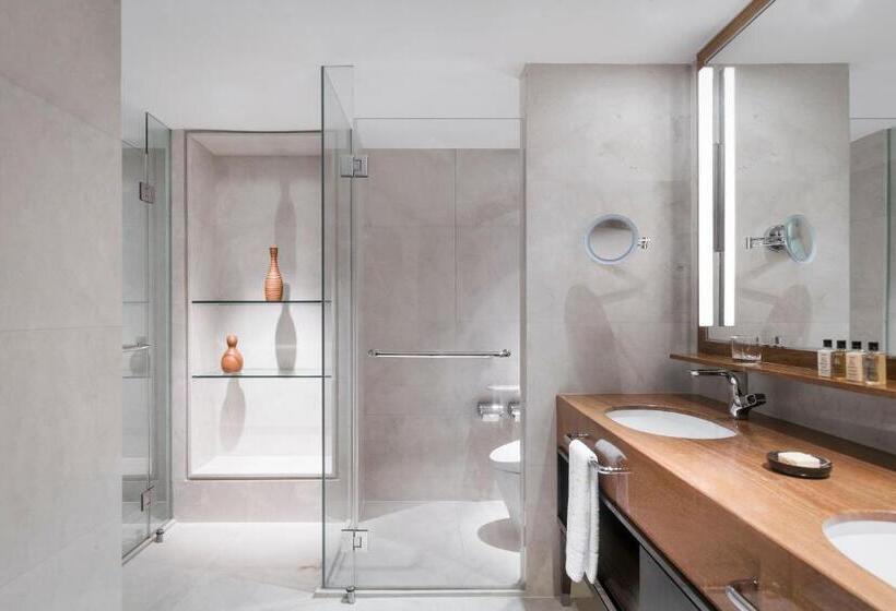 سوئیت با تخت بزرگ, Shangri La Singapore