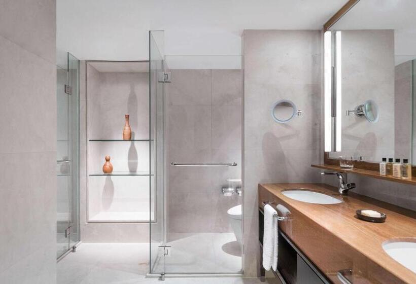 سوئیت با تخت بزرگ, Shangri La Singapore