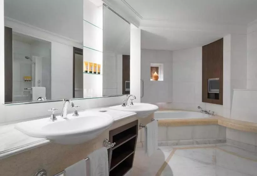 سوییت لوکس, Shangri La Singapore
