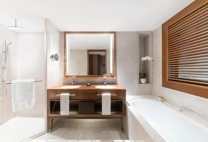اتاق لوکس با تخت بزرگ, Shangri La Singapore