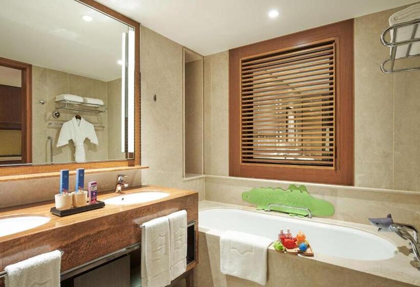 اتاق خانواده دولوکس با تخت‌خواب دو نفره‌ی کینگ‌سایز, Shangri La Singapore