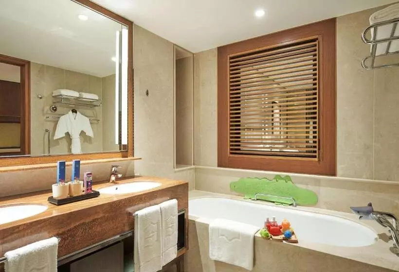 اتاق خانواده دولوکس با تخت‌خواب دو نفره‌ی کینگ‌سایز, Shangri La Singapore