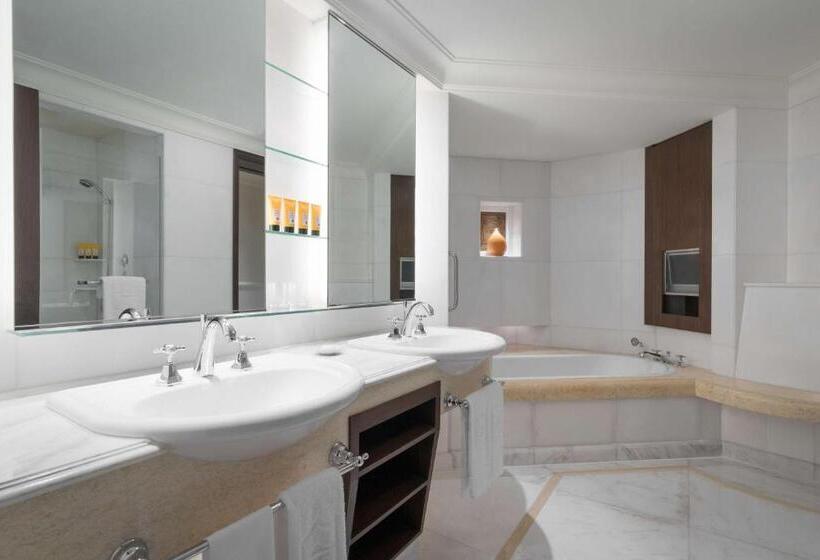 اتاق لوکس با تخت بزرگ, Shangri La Singapore