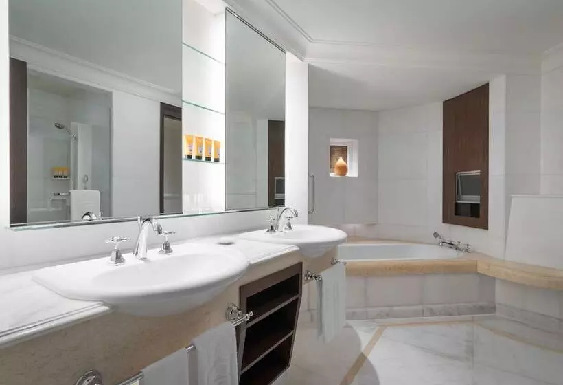 سوییت لوکس, Shangri La Singapore