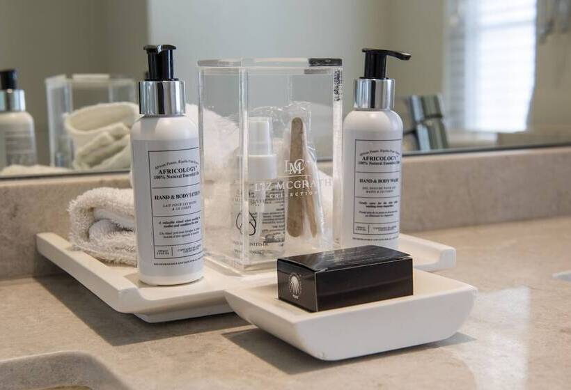 スタンダードルーム, The Marinehermanus