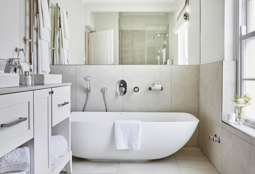 オーシャンビューデラックスルーム, The Marinehermanus