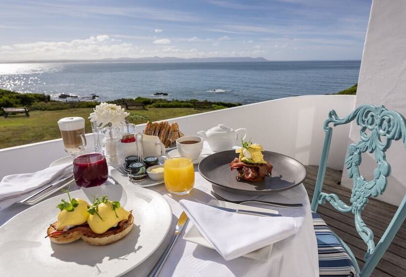 オーシャンビューデラックスルーム, The Marinehermanus