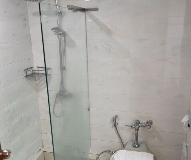 غرفة ديلوكس, Asian