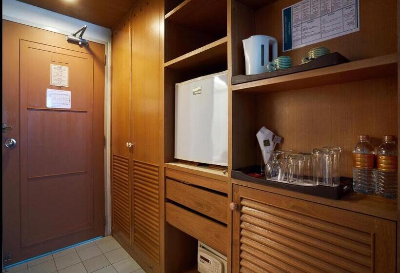 اتاق سوپریور با چشم‌انداز شهر, Cosy Beach Hotel   Sha Extra Plus