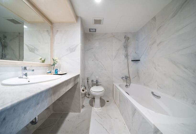 اتاق لوکس, Cosy Beach Hotel   Sha Extra Plus