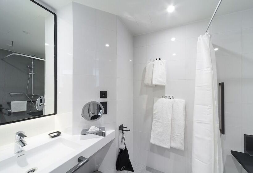 Standardzimmer (behindertengerecht), Holiday Inn Helsinki   Expo, An Ihg