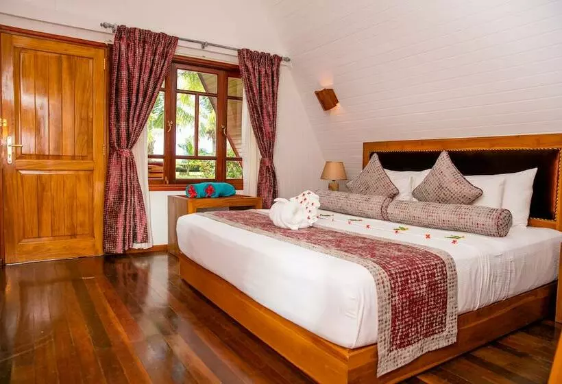 کلبه ییلاقی, La Digue Island Lodge