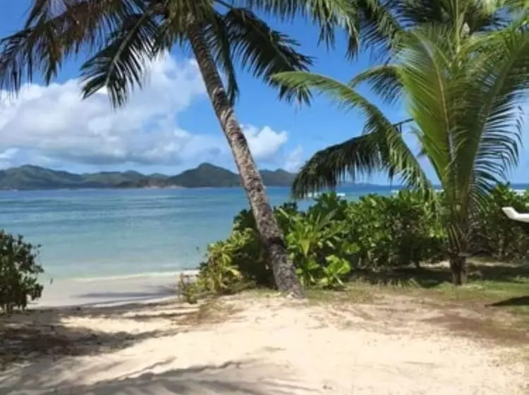 کلبه ییلاقی, La Digue Island Lodge