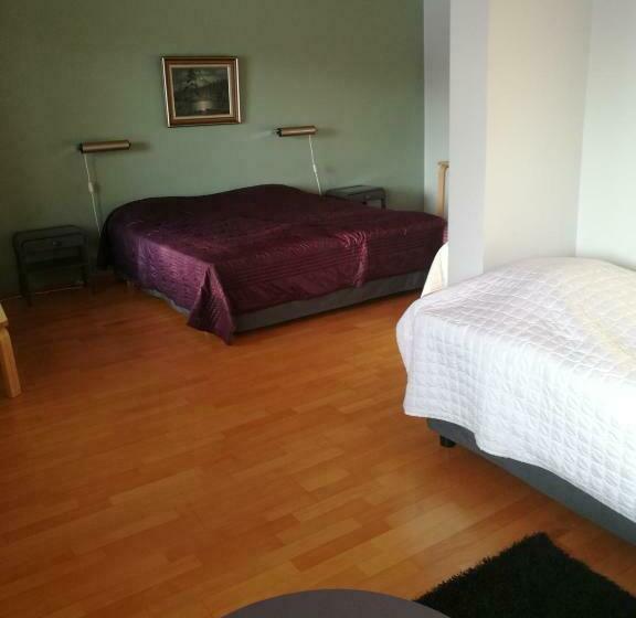 غرفة عائلية, Li Puustelli Lieksa