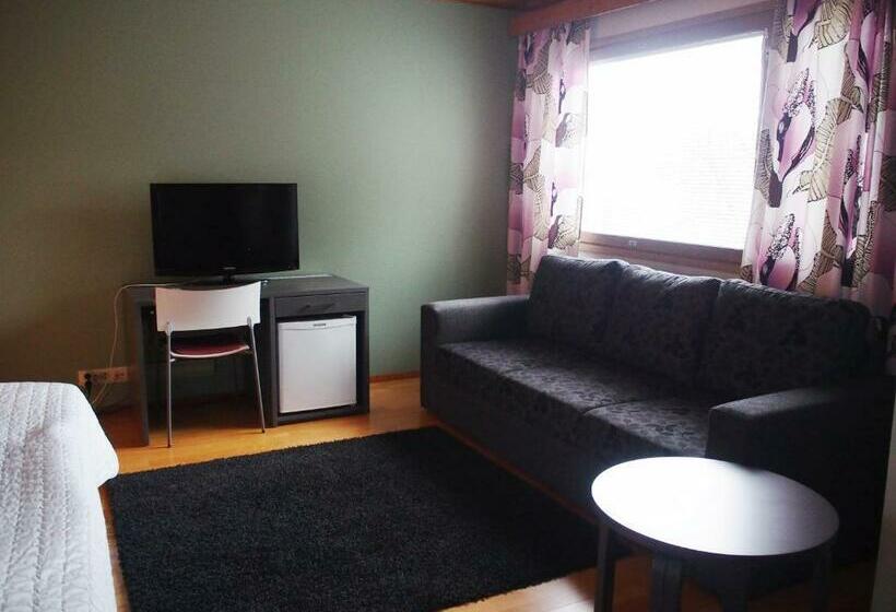 غرفة عائلية, Li Puustelli Lieksa