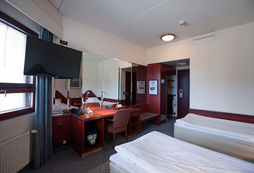 غرفة إقتصادية, Oscar