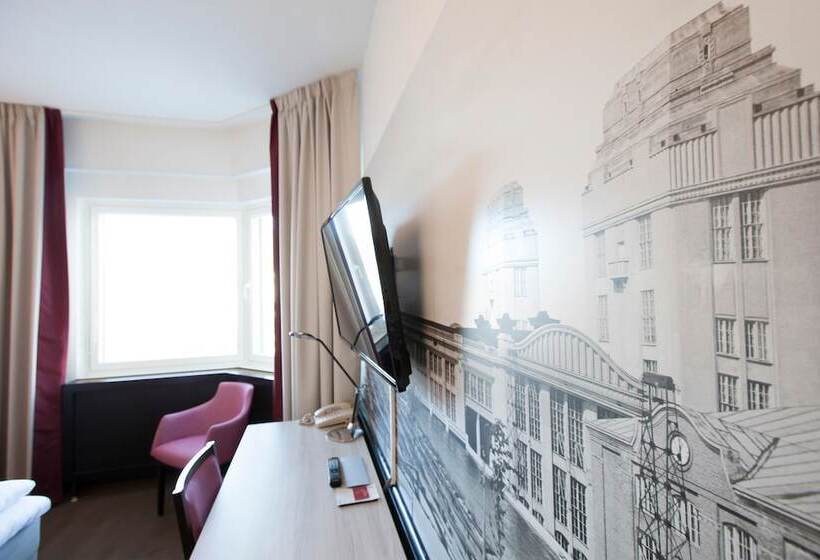 غرفة عائلية, Oscar