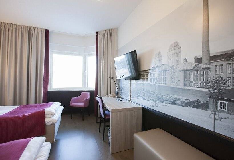 غرفة عائلية, Oscar