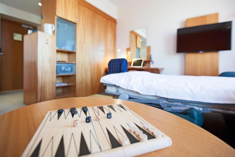 غرفة إقتصادية, Oscar