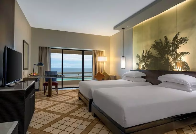 オーシャンビューデラックスルーム, Pullman Phuket Karon Beach Resort