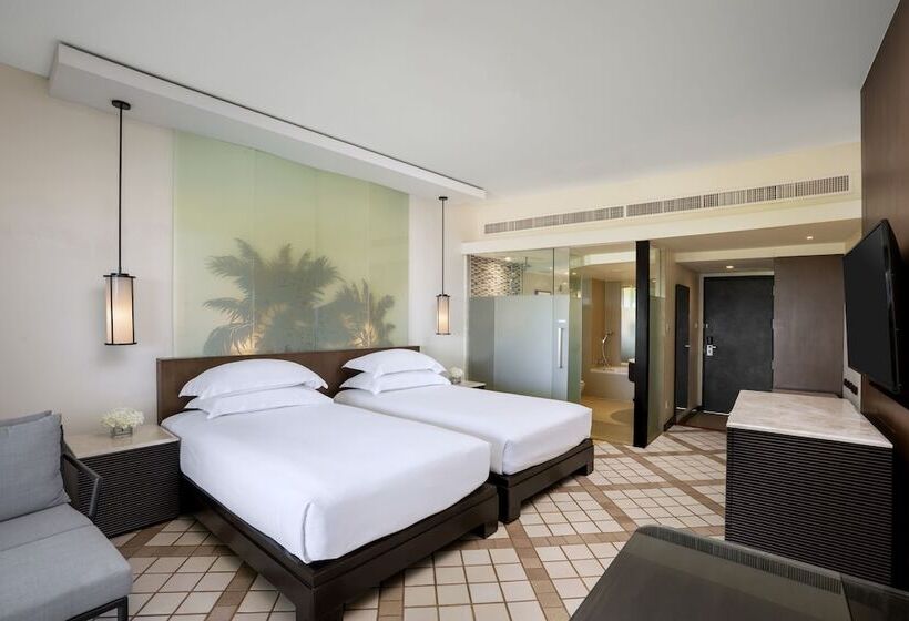 חדר דלוקס נוף לים, Pullman Phuket Karon Beach Resort