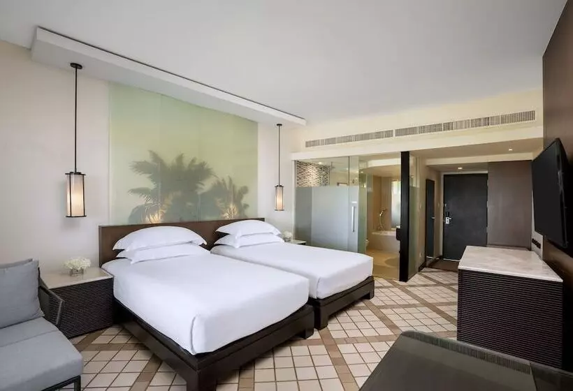 オーシャンビューデラックスルーム, Pullman Phuket Karon Beach Resort