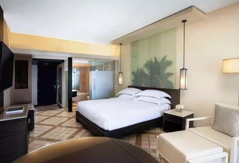 オーシャンビューデラックスルーム, Pullman Phuket Karon Beach Resort