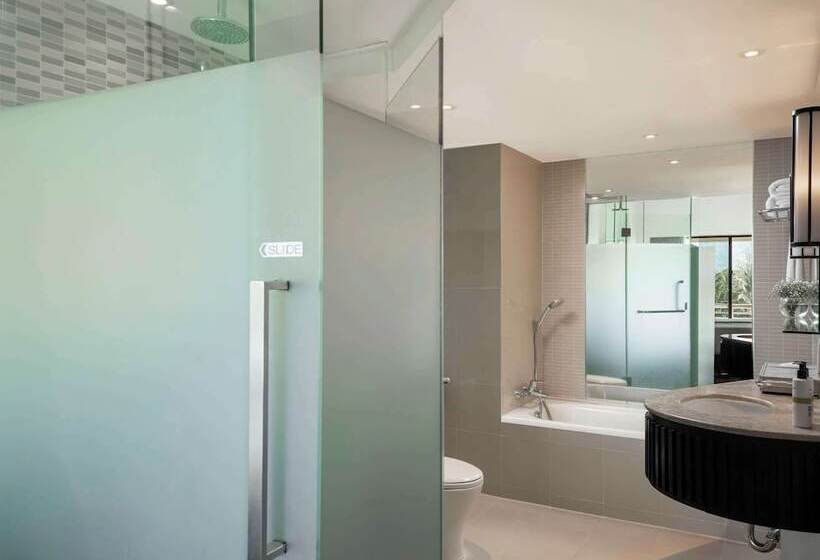 חדר דלוקס נוף לגינה, Pullman Phuket Karon Beach Resort